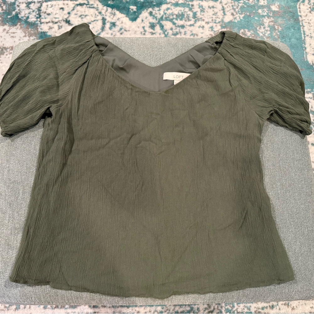 LOFT Green Short Sleeve Shirt with Puffed Sleeves